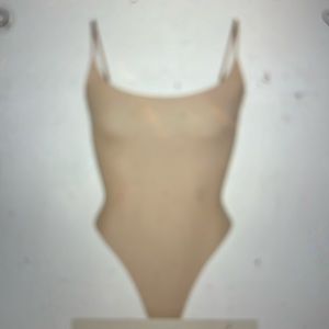 SKIMS - fits everybody cami bodysuit / small. Color is Mica